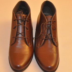 Munro American Bardot Lace Up Boots Brown 8 N